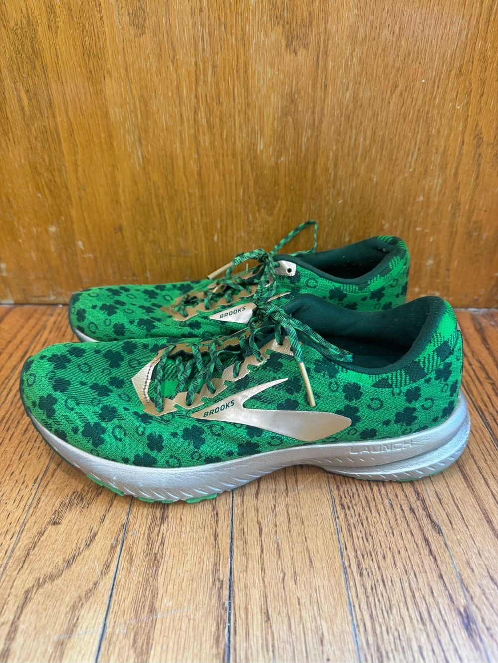 Brooks Launch 6 “Run Lucky” Green / Gold Shamrock Shoes, Women’s Size 8.5